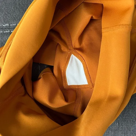 Alo Yoga High Waisted Shorts 3” - Picture 7 of 8